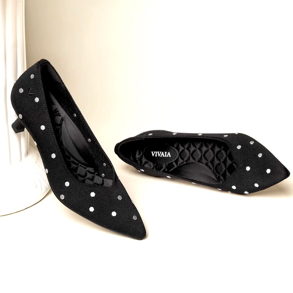 new in box Black Studded Vivaia Scarlett Kitten Heels Size 11